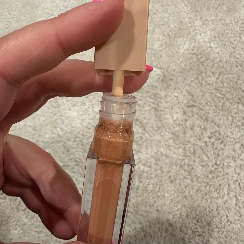 kkw beauty nude 2 lip gloss